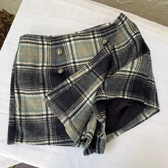 Forever 21 Plaid Skort in Blue and Beige - Picture 3 of 10